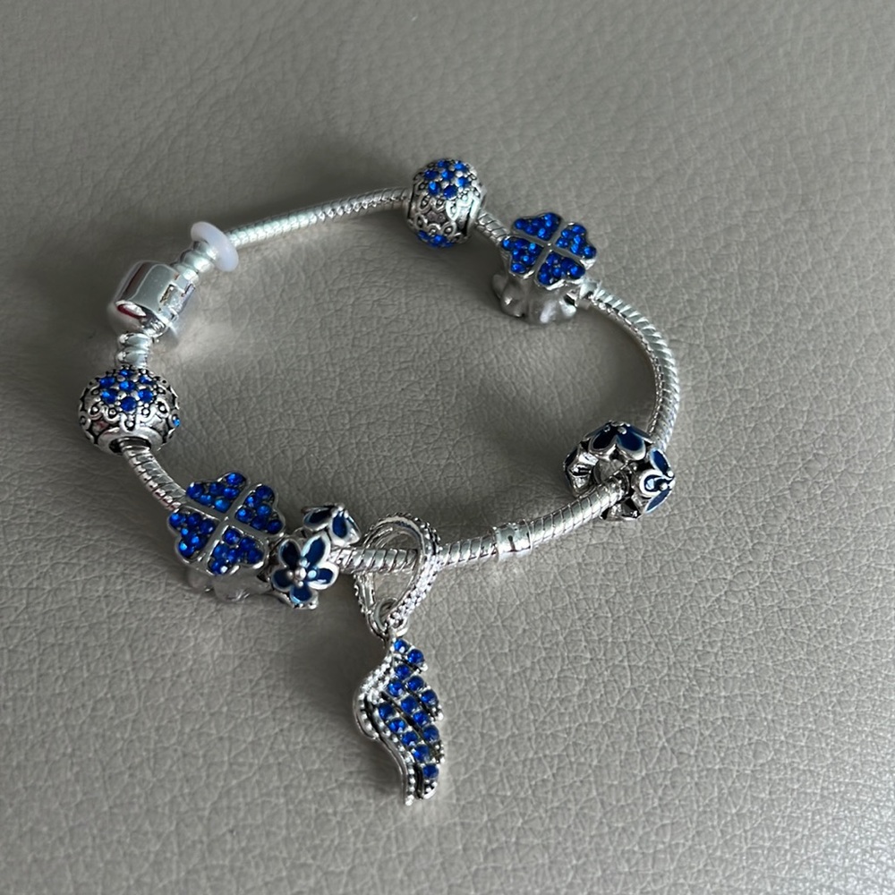 - Woman bracelet